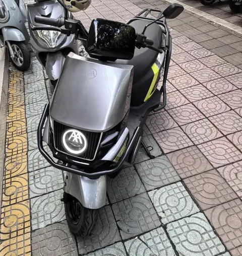 5000元上下，都要考驾照，电摩和油摩怎么选？四个维度全面分析