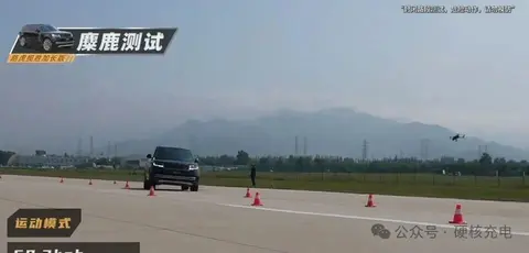 百万豪车硬碰硬：仰望U8L对决路虎揽胜，一见高下